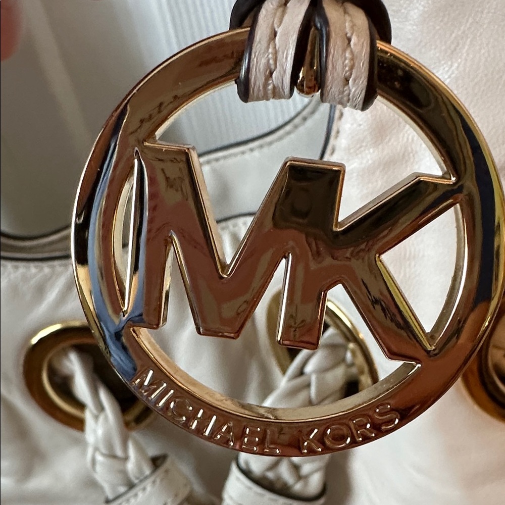 Michael Kors Cream Shoulder Bag with Gold Accents - Picture 2 of 8